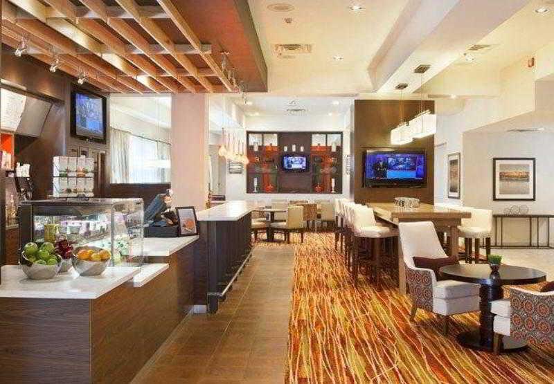 Courtyard By Marriott Pueblo Hotel Exterior photo