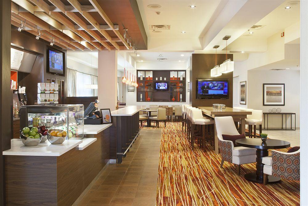 Courtyard By Marriott Pueblo Hotel Exterior photo