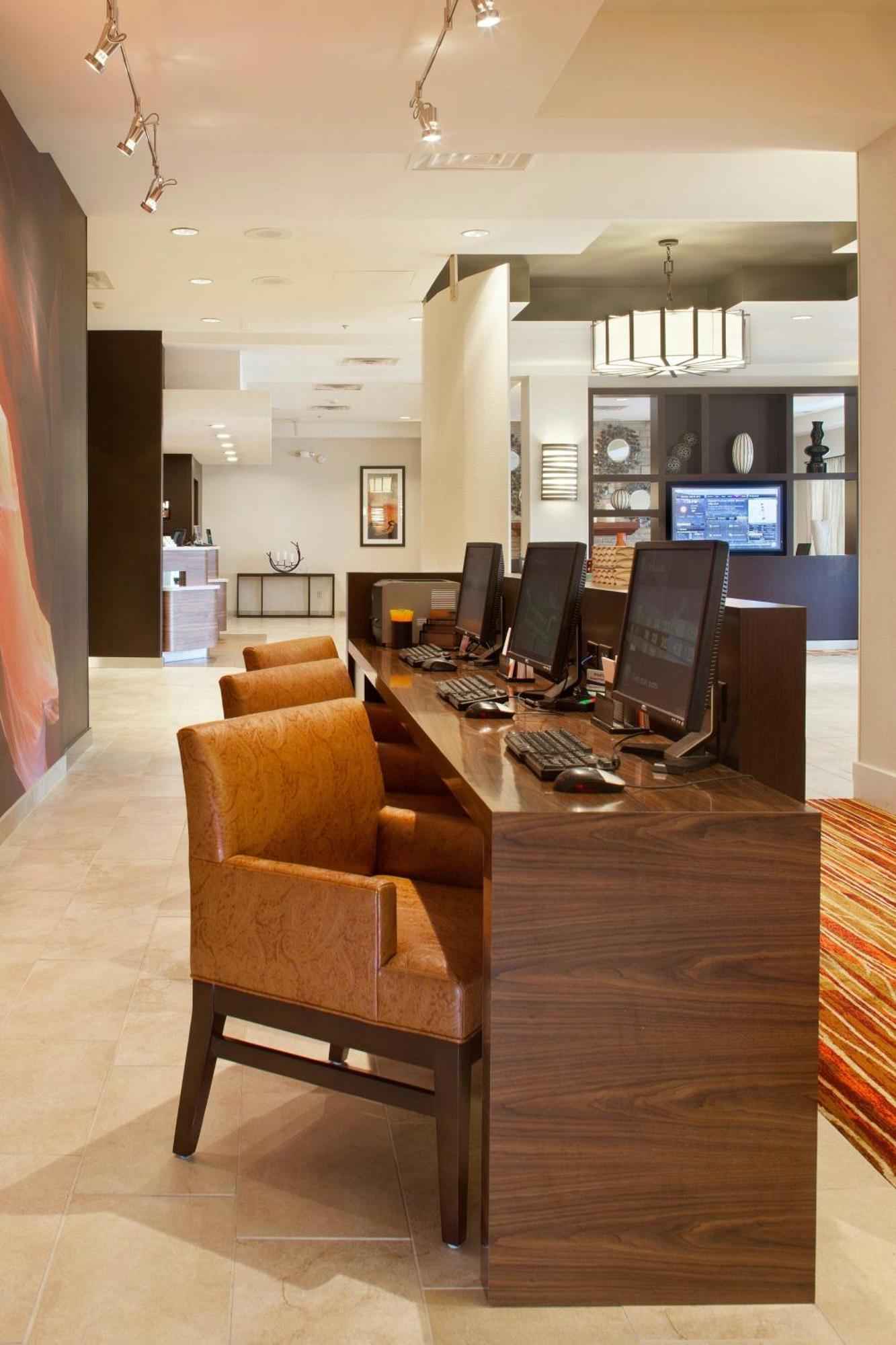 Courtyard By Marriott Pueblo Hotel Exterior photo